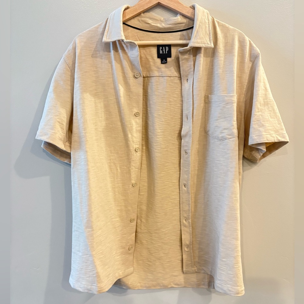 GAP Beige Short-Sleeve Button-Down Shirt